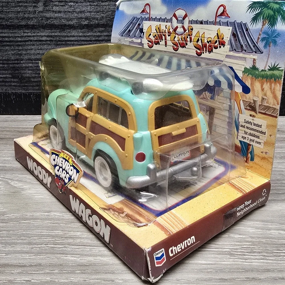 Vintage The Chevron Cars 1999 Sally's Surf Shack Woody Wagon In‎ Package